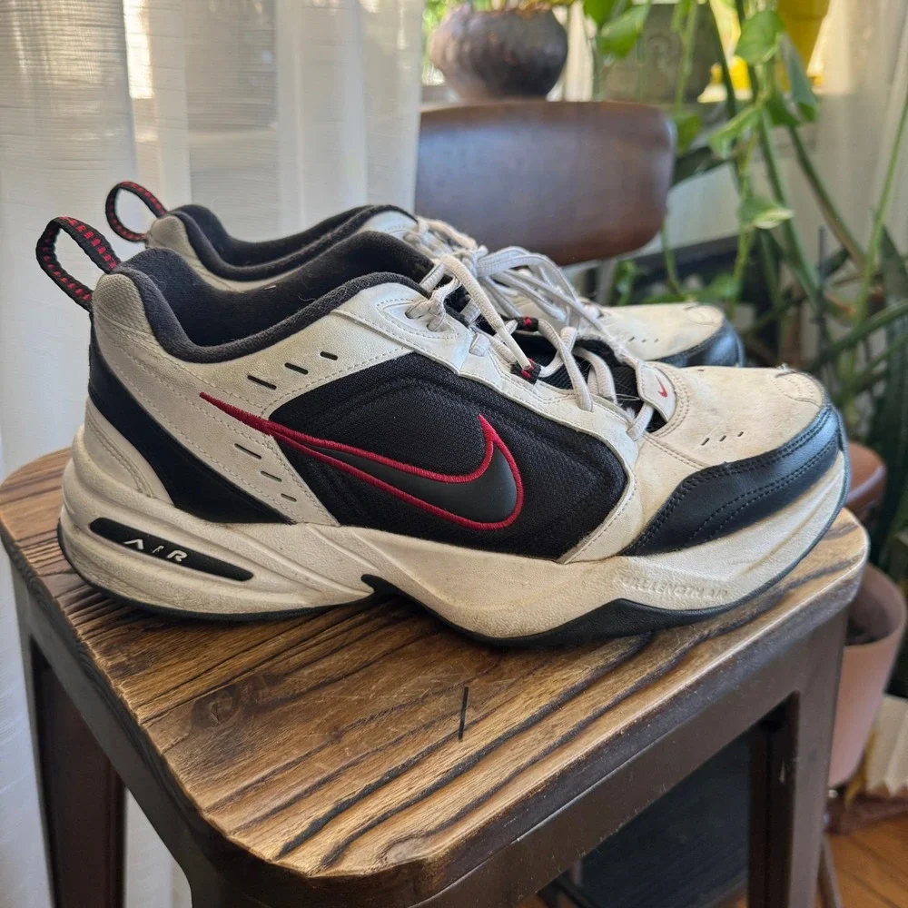Nike Air Monarch IV Men's White Black Red Athletic Dad‎ Shoes Size 10.5